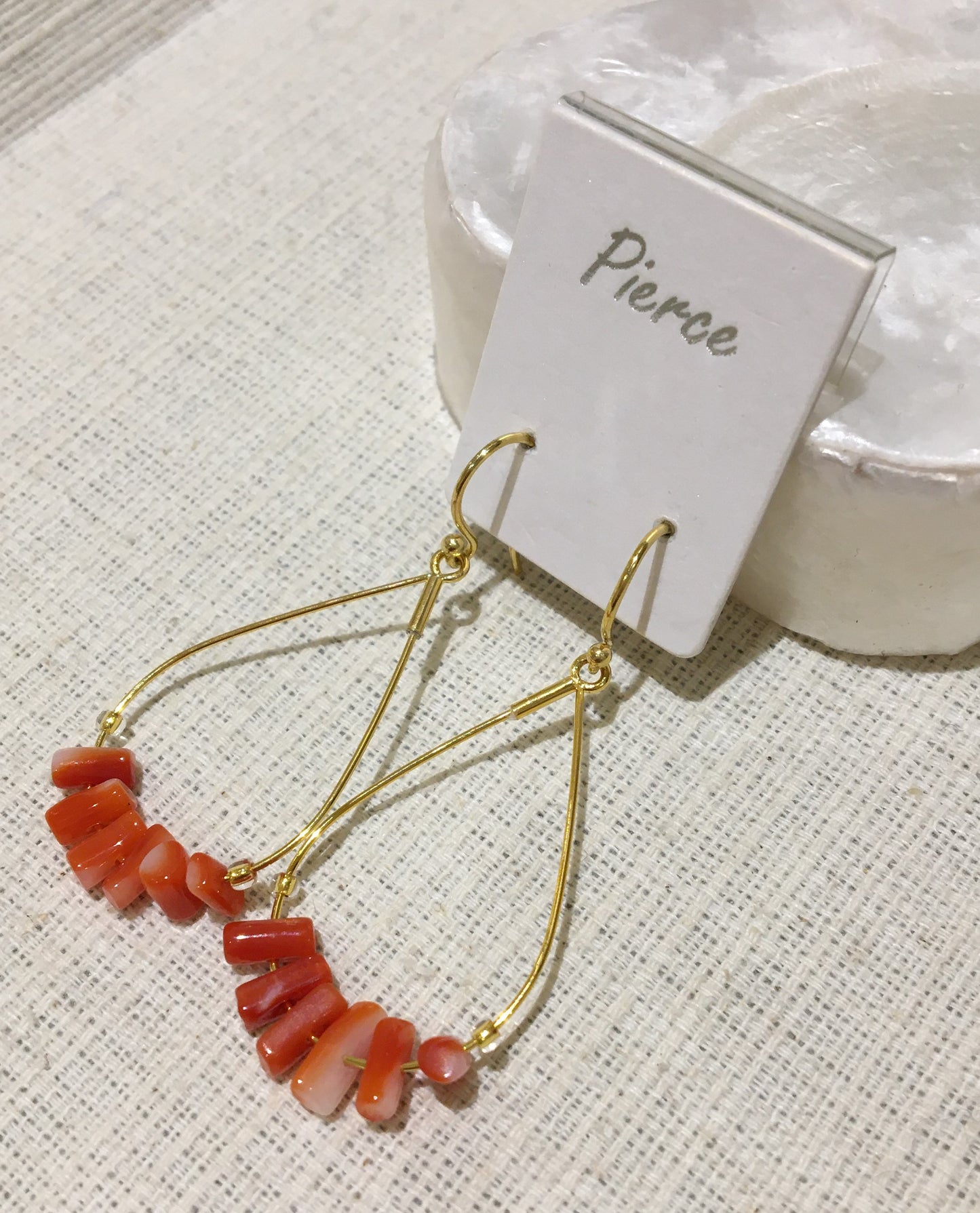 血赤珊瑚(サンゴ)ピアス【商品番号219】
