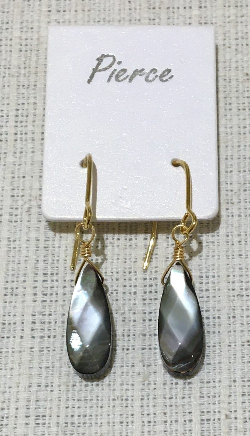 黒蝶貝ピアス【商品番号159】