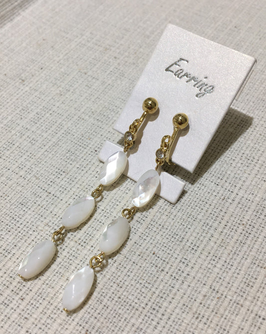 白蝶貝イヤリング【商品番号204】