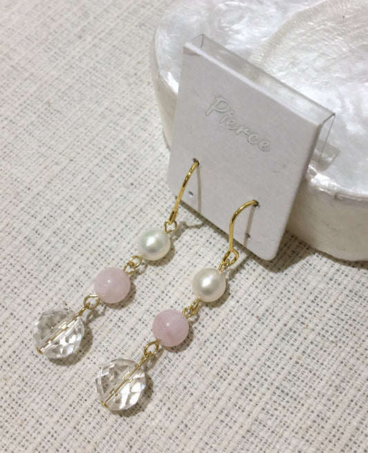 淡水パールとモルガナイトとクオーツのピアス【商品番号242】