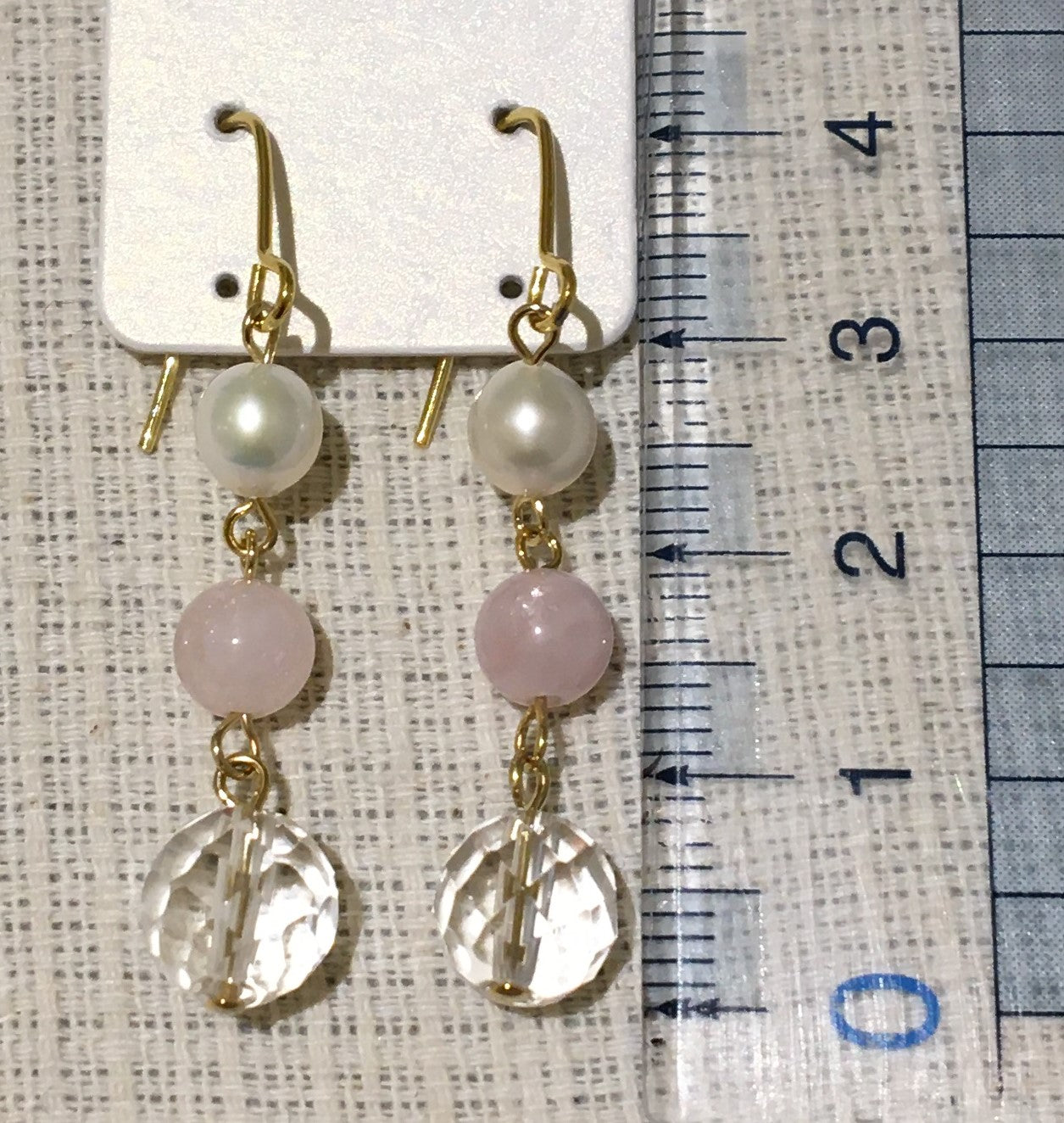 淡水パールとモルガナイトとクオーツのピアス【商品番号242】
