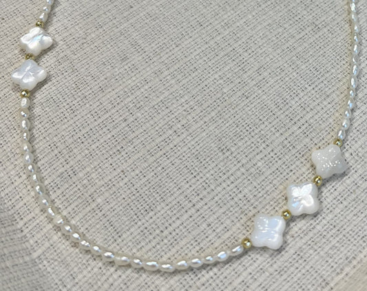 淡水パールと白蝶貝のネックレス【商品番号137】