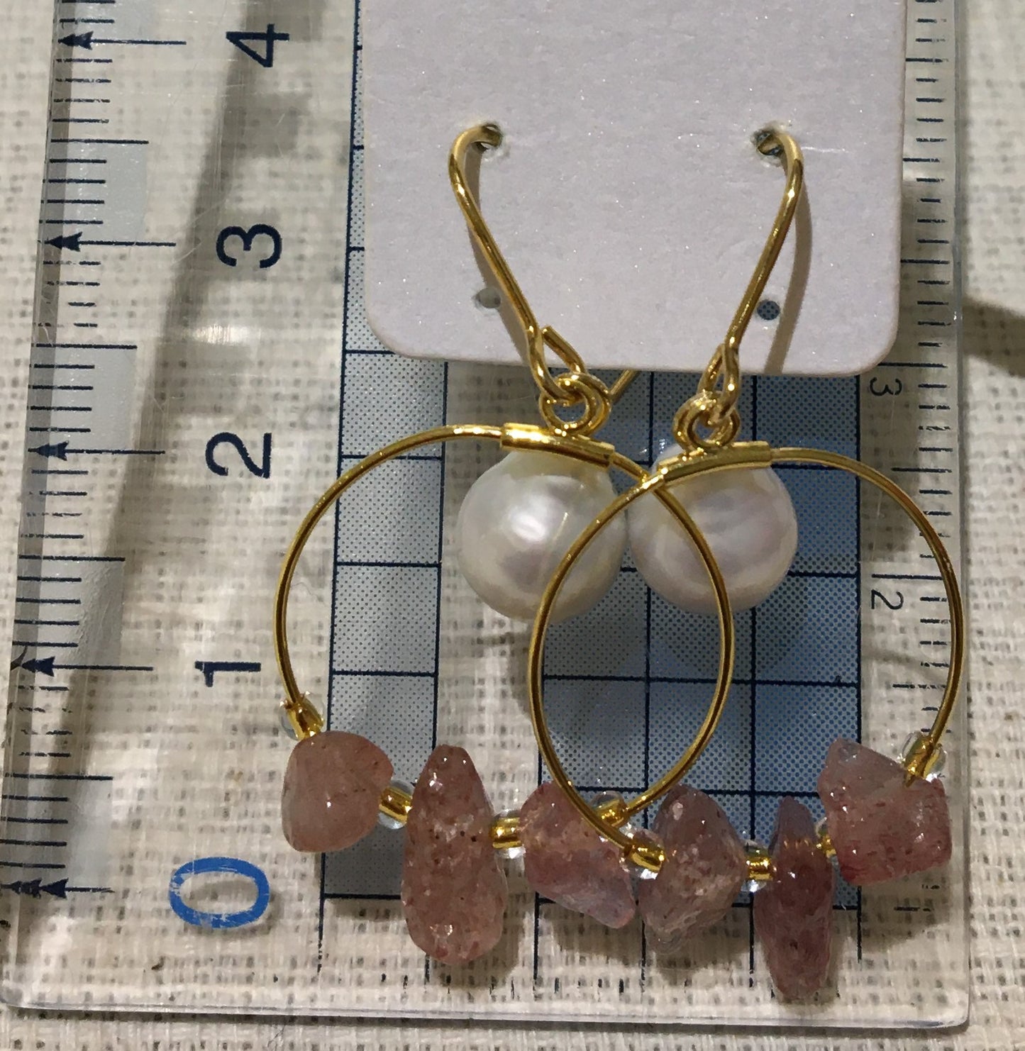 ストロベリークオーツと淡水パールのピアス【商品番号228】