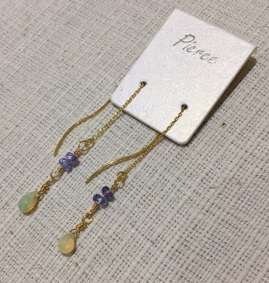 オパールとタンザナイトのピアス【商品番号243】
