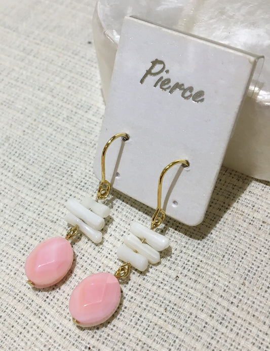 コンク貝と白蝶貝のピアス【商品番号262】