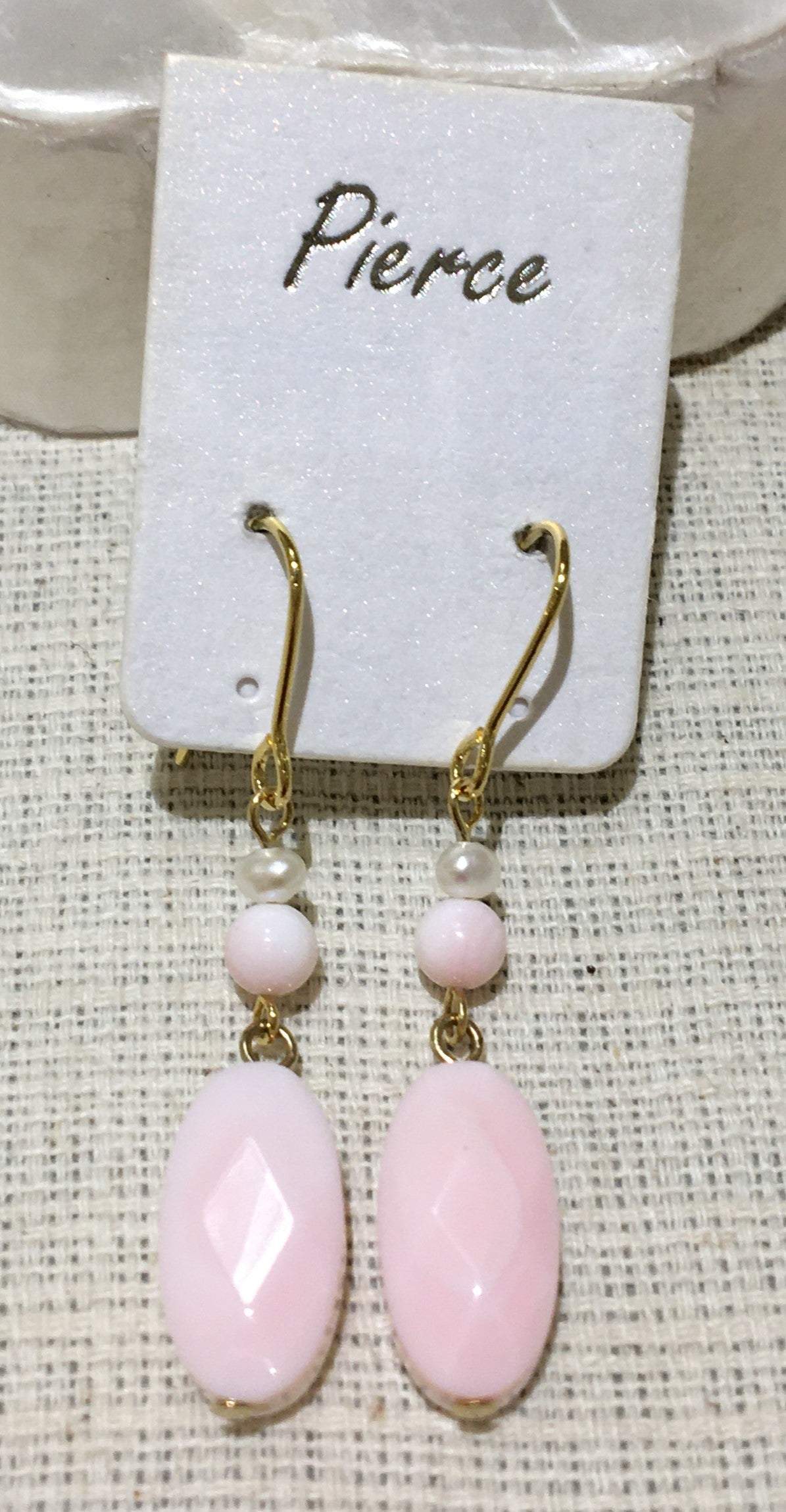 コンク貝と淡水パールのピアス【商品番号263】