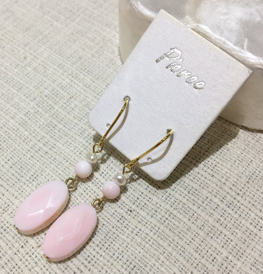 コンク貝と淡水パールのピアス【商品番号263】