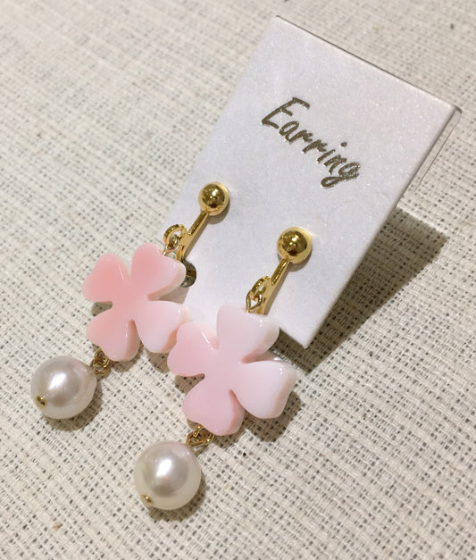 コンク貝と淡水パールのイヤリング【商品番号265】