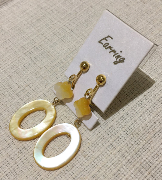 白蝶貝イヤリング【商品番号215】