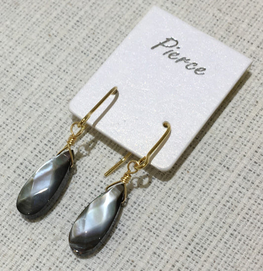 黒蝶貝ピアス【商品番号159】