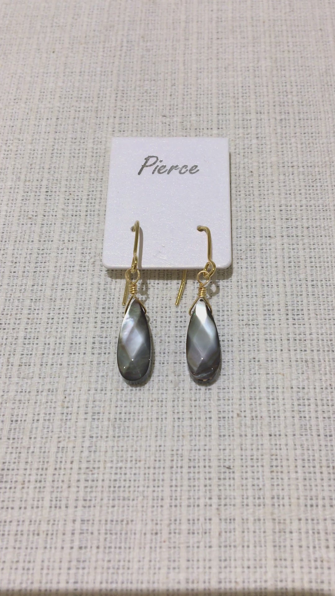 未使用品　k18 ダイヤモンド　黒蝶貝　ピアス 18金黒蝶貝スタッドピアス - IBUQUI 下北沢にあるオーガニック